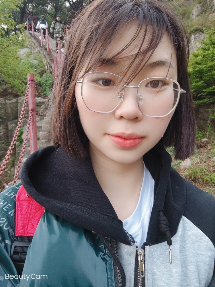 萌哒哒的哒-河南省·南阳市·宛城区-***-带着梦想去多挣钱多看世界，世界这么大我想去看看，希望大家都过得开心。
