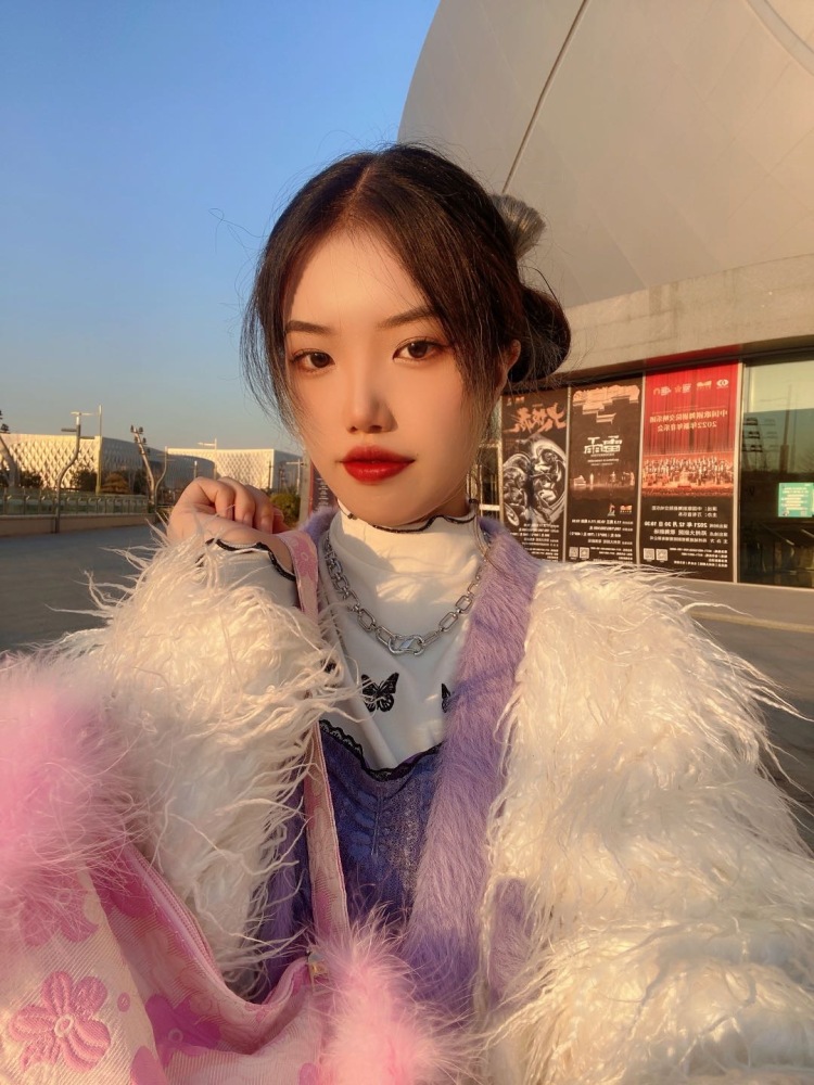 Miss 赵-河南省·郑州市·新郑市-***-身高171 体重118
接寄拍 服装 配饰 日用品等
各种风格都可以 会拍照 会p图