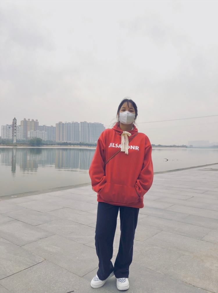 随时访问·-青海省·黄南藏族自治州·尖扎县-快手-爱好是摄影，想接寄拍，饰品，帽子，衣服，包包都可以的，穿衣风格不限 会自己修图。欢迎诚信商家！