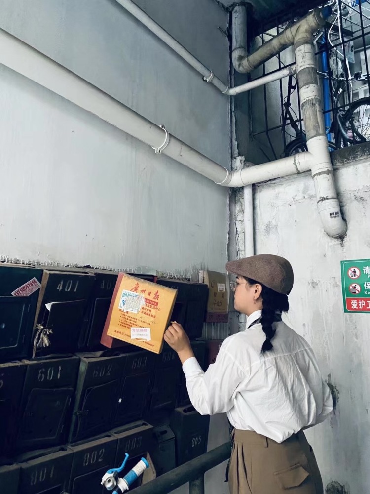 婉玲.-广东省·广州市·增城区--新人
接买家秀、寄拍模特、瞳模、穿搭分享
身高:162cm 体重:60kg
能hold纯欲风、港风、温柔、性感风的衣衣~其他风格的也可以接~鞋包配饰也接哦
擅长:文案
蹲老板中~
年龄:19
身高:1
