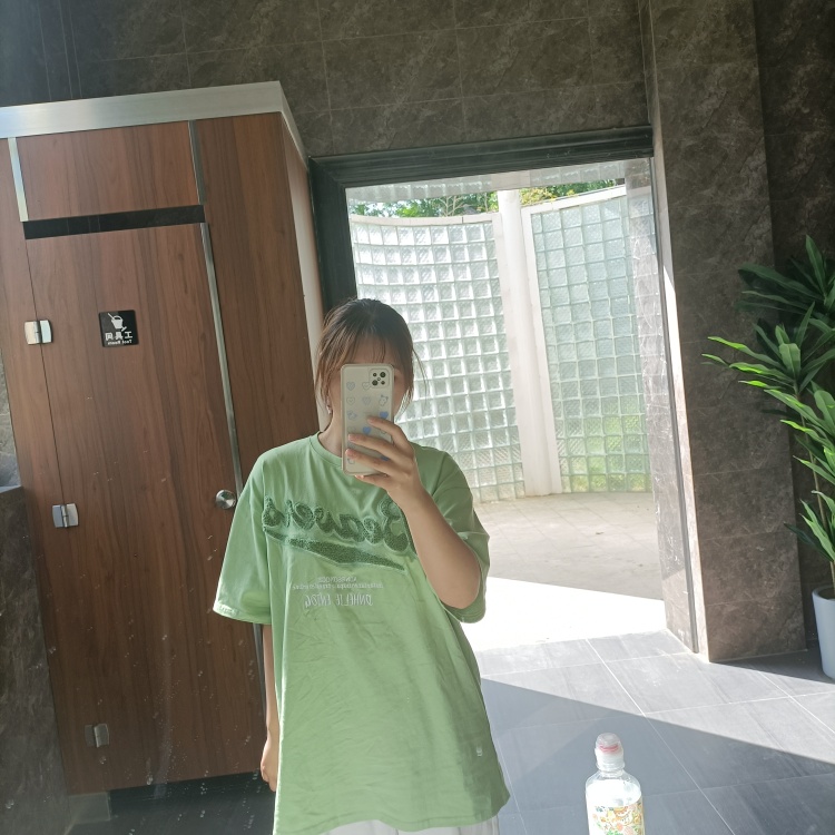WJKRJY-河南省·洛阳市·孟津县--身高:165    体重:120
喜欢拍照   接寄拍（衣服 包包 鞋子）