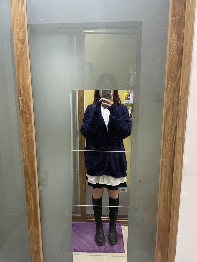 Eileen-广东省·东莞市·南城街道--身高161，体重92.喜欢摄影加上服装搭配,风格倾向于休闲，甜酷和运动风