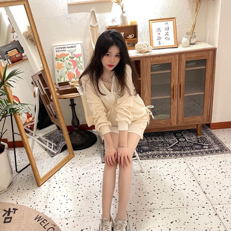 SweetyfAnn-江西省·九江市·浔阳区-微博｜***｜抖音-🉑️探店 接寄拍 
***微博等平台皆可发布
身高168 体重96