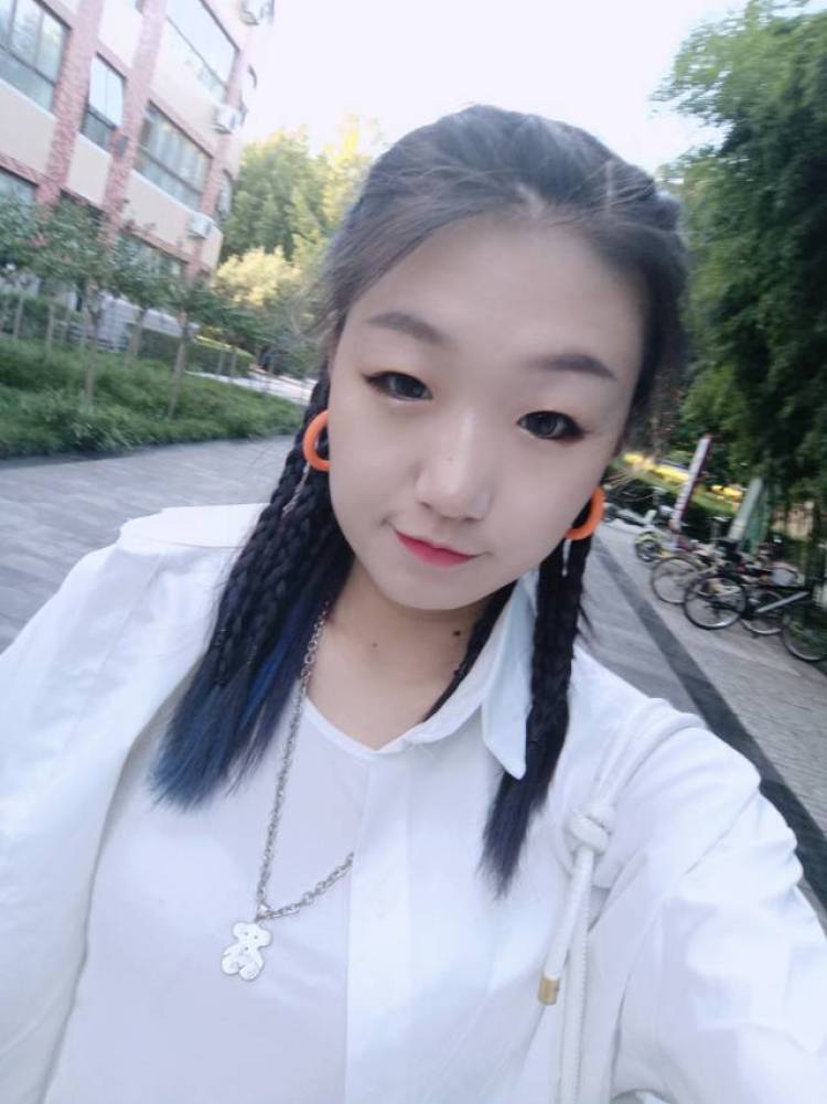 陶琪-陕西省·渭南市·合阳县-抖音 快手-是一个街舞爵士舞老师，一个美术生，对颜色搭配与穿搭有一定的欣赏能力，接单方面:淘宝买家秀，产品实用都可以，约拍，（身高172体重108）