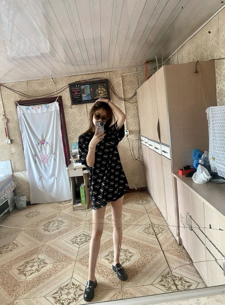 _CzCy-辽宁省·葫芦岛市·绥中县--身高170 我希望多接一点衣服 饰品之类的 其他的也都🉑️