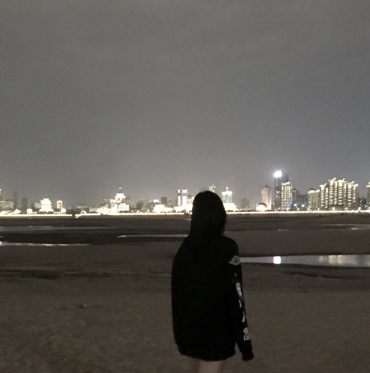 你别再吃啦-浙江省·杭州市·余杭区--身高168体重110,哪种风格都可以~但是个人目前短发还是喜欢偏运动风