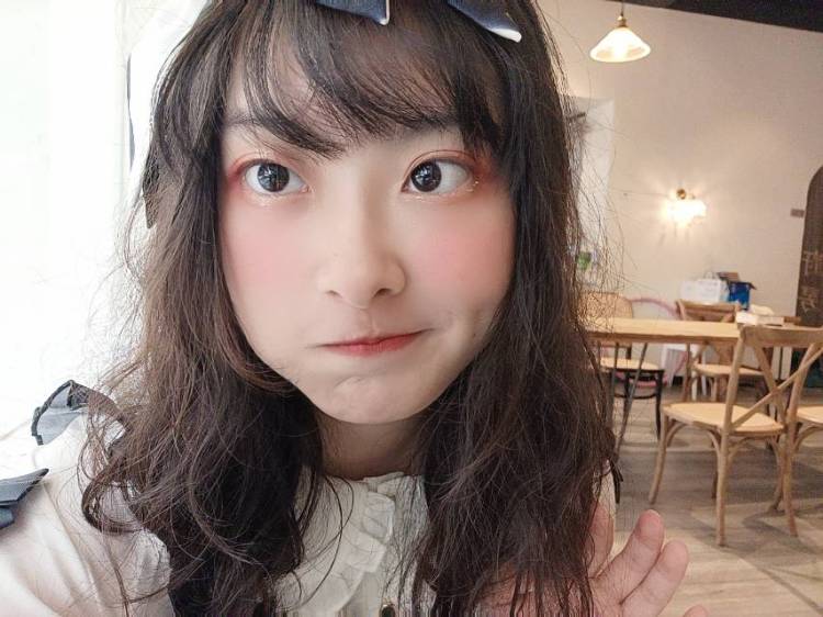 笙-四川省·眉山市·东坡区--素人接寄拍,无论是买家秀还是拍首饰,化妆品,淘宝 网拍,我都可以,长得呢五官端正,会化妆,拍照修图都还可以。