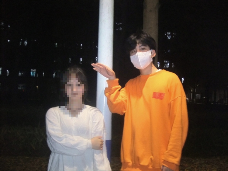 :-D蜀黍-湖南省·常德市·武陵区-快手抖音-学生   身高181体重147平时就喜欢拍拍照和朋友一起打卡一些好看的地方可以互相学习