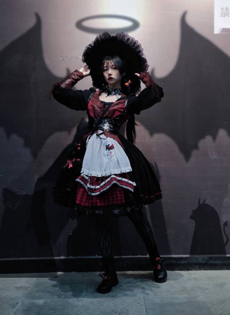 抱龙小白菜-江苏省·徐州市·新沂市--身高163 体重48kg
接搭配向/jk/lolita/汉服/买家秀/种草/软妹/日系
擅长拍摄甜系和lolita搭配类
会修图会化妆
出图快