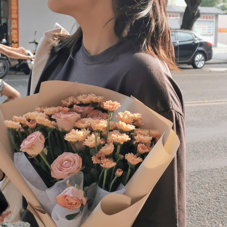 三明治是只猫-广东省·梅州市·兴宁市--学生
风格这些可以讨论
会拍照会p图会化妆
身高160 
（大尺度，私房照❌）