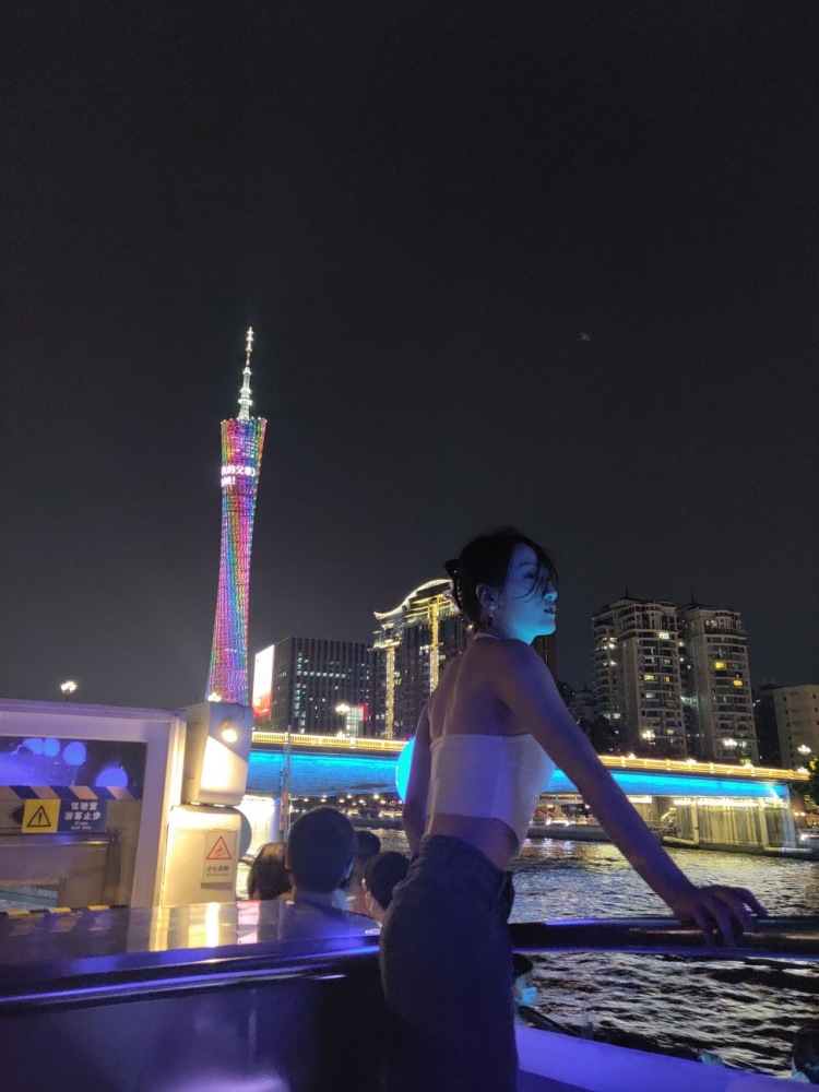 W酱-四川省·成都市·双流区-抖音、***、微博、知乎、豆瓣-身高165cm 体重48kg 会拍照会p图,能驾驭多种风格,接寄拍,希望可以合作。抖音、***、微博均有经验