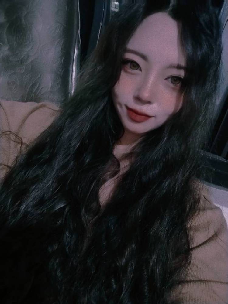 香菜er```Vanessa-浙江省·杭州市·江干区-抖音-服装设计师一名，🉑接设计稿，开箱测评，寄拍
注：身高157，体重48kg，比较上镜【会p图】