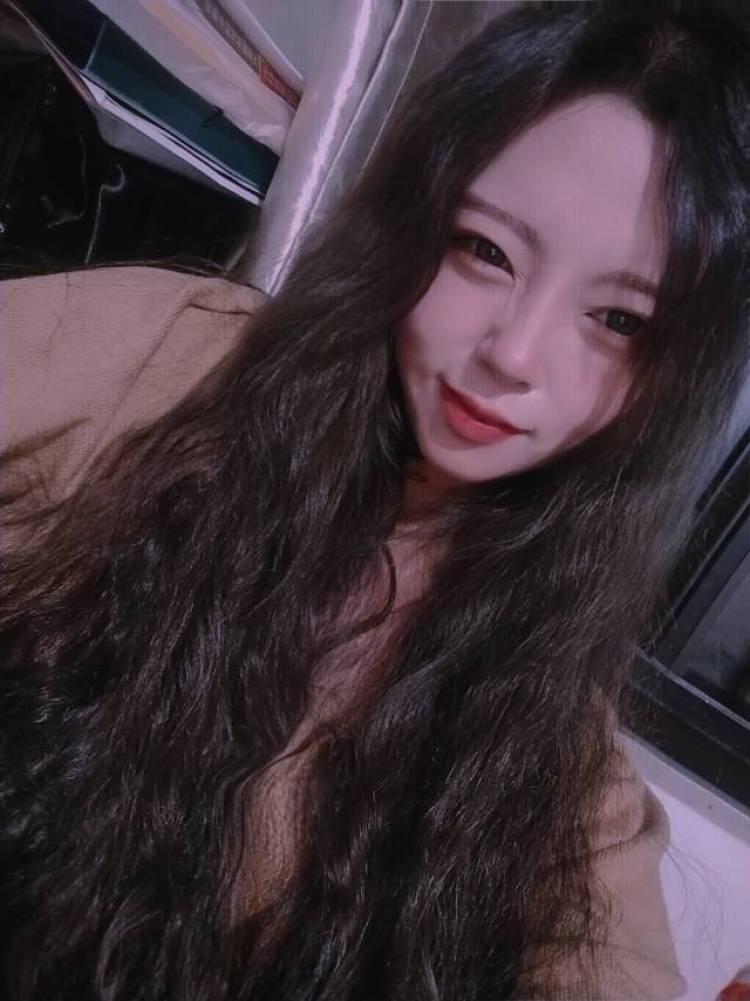 香菜er```Vanessa-浙江省·杭州市·江干区-抖音-服装设计师一名，🉑接设计稿，开箱测评，寄拍
注：身高157，体重48kg，比较上镜【会p图】