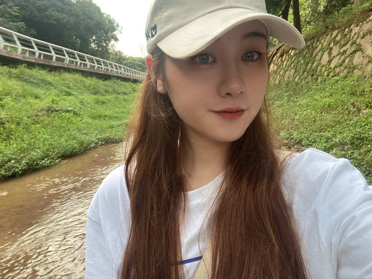 饺子-广东省·广州市·白云区-抖音，微博，***-接单服务范围：买家秀、淘宝逛逛种草、 APP 小程序|游戏网站测评推广、短视频，开箱测评、兔费试用、种草笔记本全文创作，美工修图详情等等
有一只一岁多的银渐层，宠物的也可