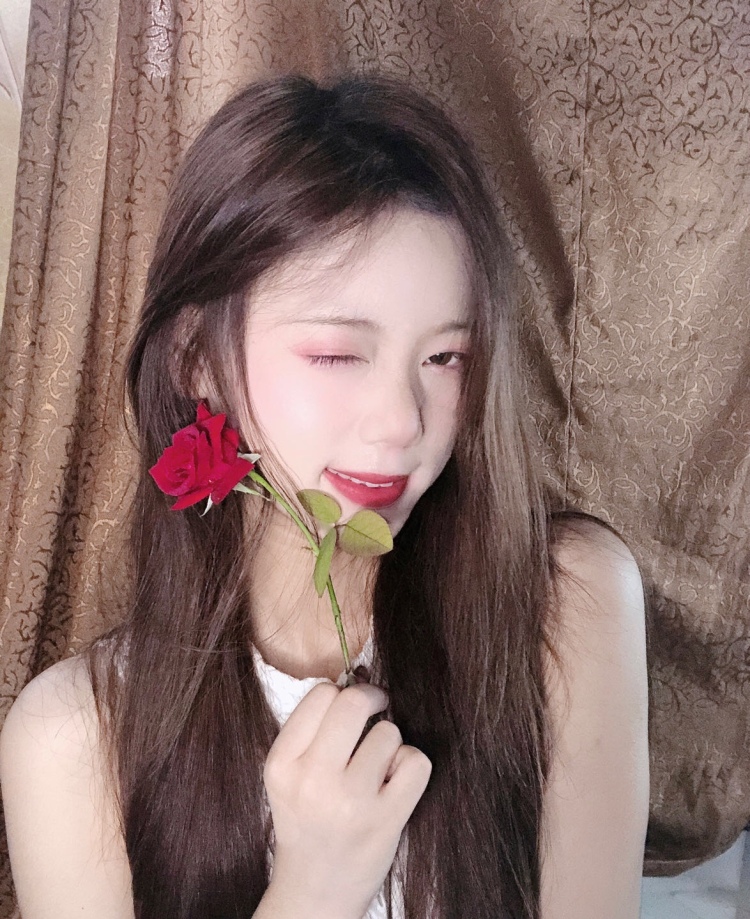 .巧克力-广东省·东莞市·茶山镇--大家好！我是一个东莞的新人
🉑️接全国范围的买家秀、寄拍模特、穿搭分享（小红📖）探店打卡（成都）
身高：163cm体重：44km
可接.饰品，衣服，包包，耳饰，服饰都可以哦