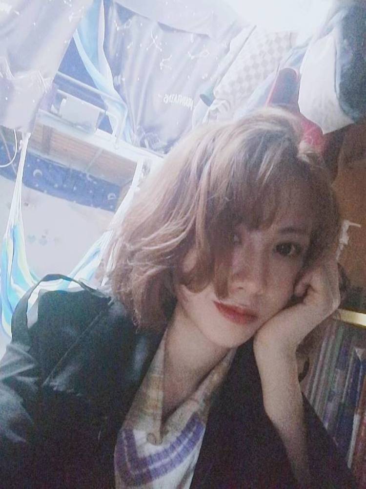 颜二-江苏省·苏州市·虎丘区--接寄拍 、淘宝网拍、 买家秀(服装类、饰品类）、可打卡探店、模特兼职、平面模特
风格不限，会拍照，会p图
164cm 43kg接受互勉约拍（拒绝大尺度风格）