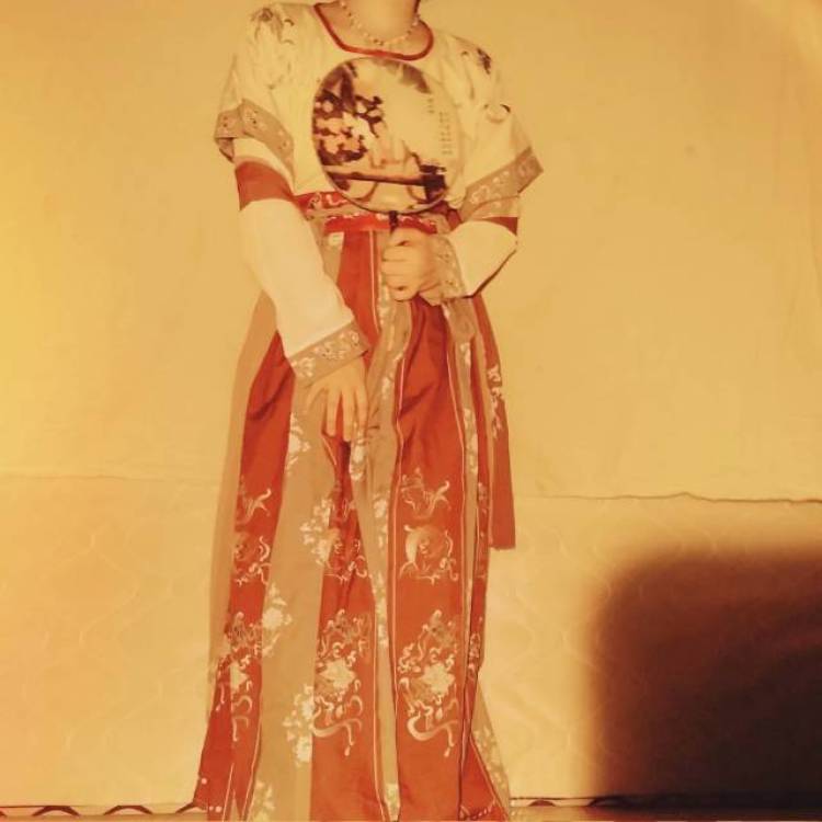 露露小美女.-江西省·宜春市·丰城市-快手-身高:159，体重:104，爱好:汉服，JK，打羽毛球，拍照
想要接寄拍，送拍