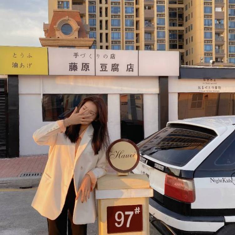 小精灵-广东省·汕头市·潮阳区--身高164cm，体重102斤，会拍摄，会P图！
手长腿长，接服装/饰品寄拍！