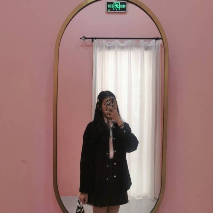 小精灵-广东省·汕头市·潮阳区--身高164cm，体重102斤，会拍摄，会P图！
手长腿长，接服装/饰品寄拍！