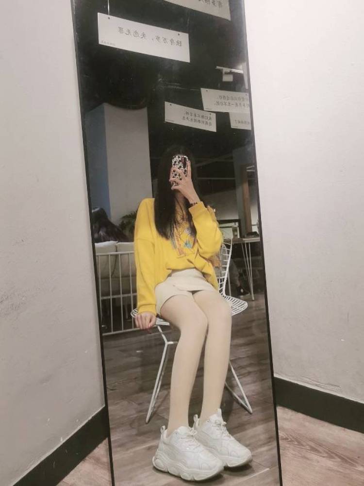 小精灵-广东省·汕头市·潮阳区--身高164cm，体重102斤，会拍摄，会P图！
手长腿长，接服装/饰品寄拍！