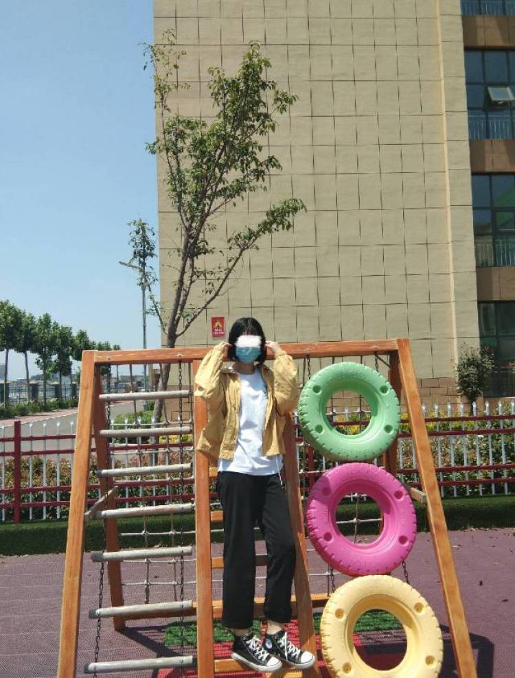 奈小沫-山东省·临沂市·费县-抖音，快手，***-一个新人，主要是想接买家秀，和寄拍的单子，是一名学生，身高170体重95斤，不拖，诚信合作，效果好可以长期合作🙋🙋