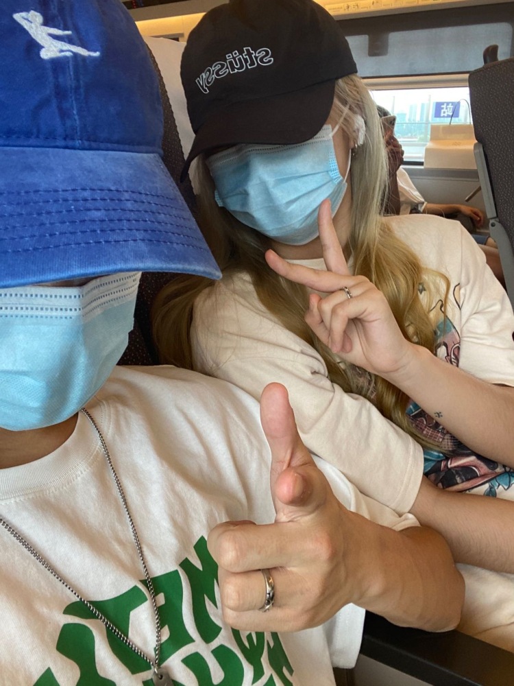 潘儁陽-浙江省·杭州市·西湖区-抖音,b站,***,微博-平时喜欢拍照、记录生活、喜欢听音乐、爱唱歌、爱运动打篮球热爱生活积极向上