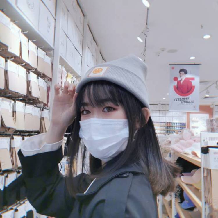 一见倾心-广东省·广州市·天河区--本人偏瘦,露锁骨,耳朵,手模局部都好看,有空喜欢约拍,尝试各种风格,周末有空,小白刚开始,请别介意