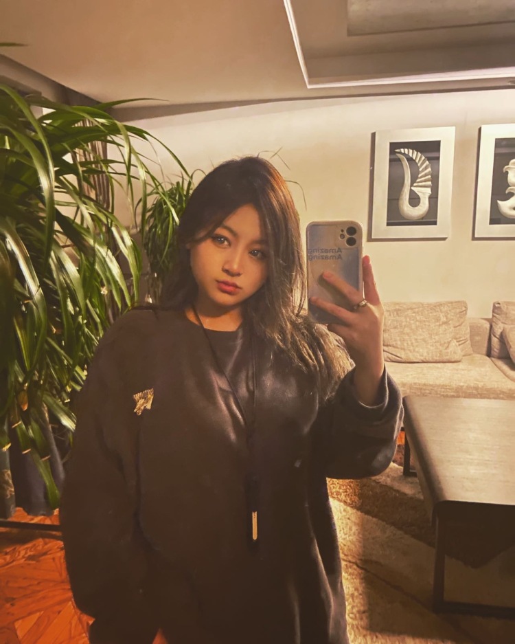 祭祀🦋-辽宁省·营口市·鲅鱼圈区--接寄拍(服装类 彩妆类) 买家秀 卖家秀 会修图 155 52 38苹果11拍摄