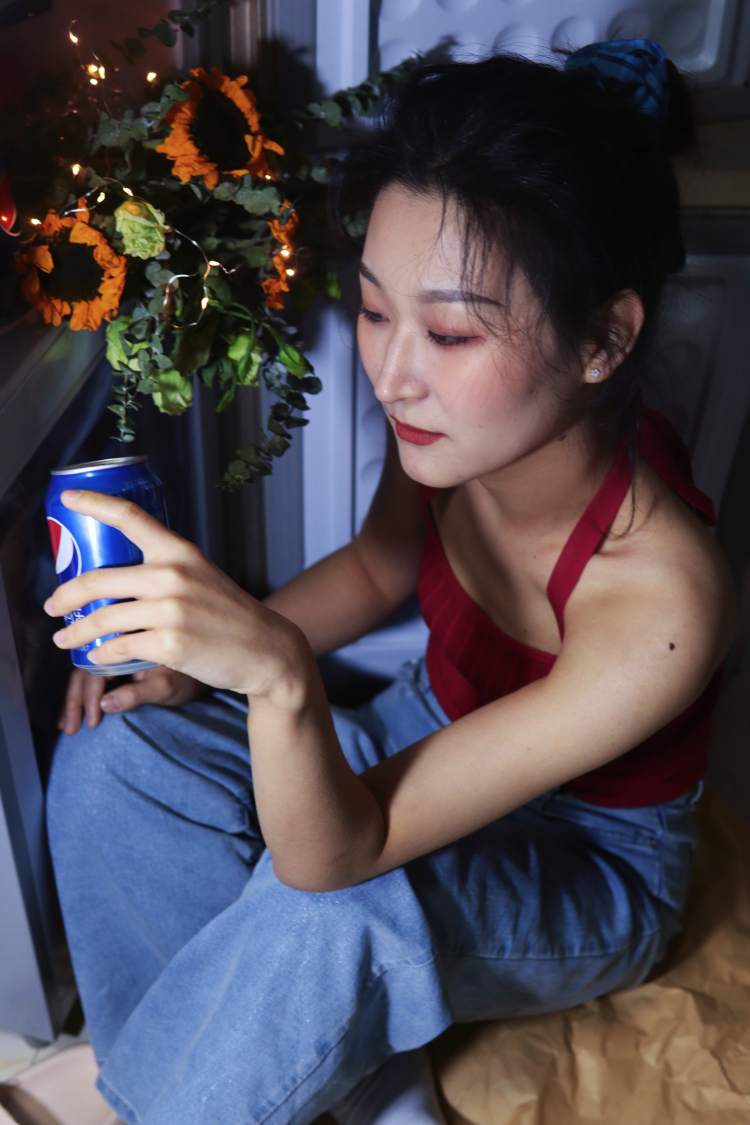 三色豬猫-浙江省·杭州市·江干区--摄影➕妆造➕寄拍➕约拍
和朋友一起在杭州工作,朋友都会变成我的模特,可以接寄拍也可以约拍
