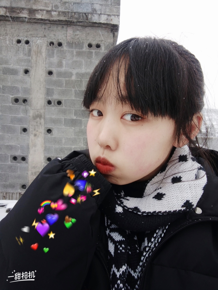 xin-云南省·昭通市·镇雄县--声音很好听,会唱一些歌。在穿搭方面也很擅长,可以接一些寄拍,也会拍照。又一年多的画画基础,也当过语音主播。很好相处,现为一名学生,长得干净利落。