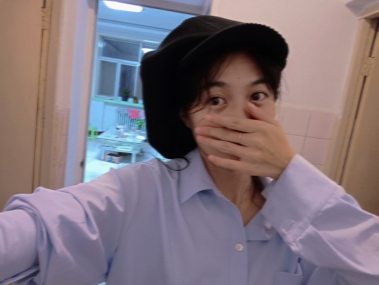 慕  言-河北省·衡水市·景县-抖音微博***-买家秀寄拍  平时喜欢拍照p图 分享日常 希望通过平台赚取一点零花钱