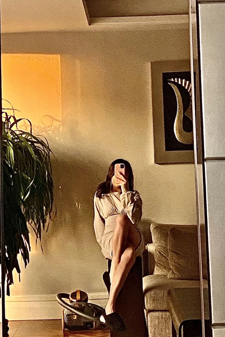 祭祀🦋-辽宁省·营口市·鲅鱼圈区--接寄拍（服装类彩妆类）会修图 身高155 体重104斤 鞋码38 苹果11拍摄
