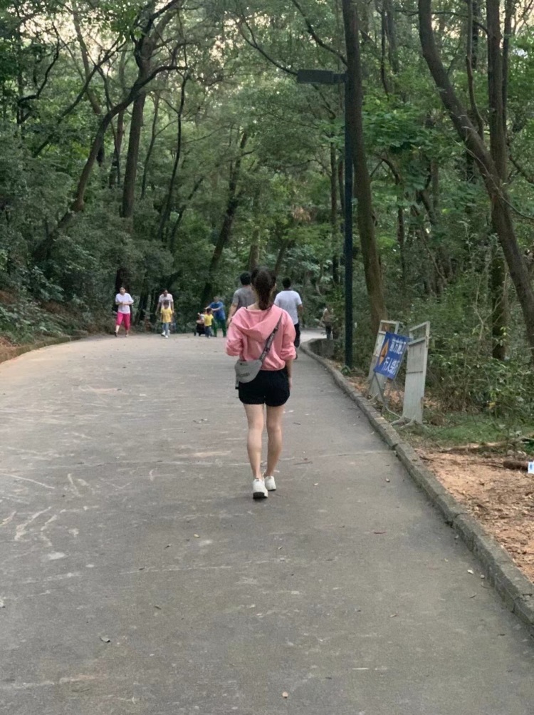 Linda-广东省·东莞市·南城街道--接网拍 寄拍
会拍照技术好会p图
想要的东西买不起所以想接好多单
各种风格都可以驾驭
时间充足出单快