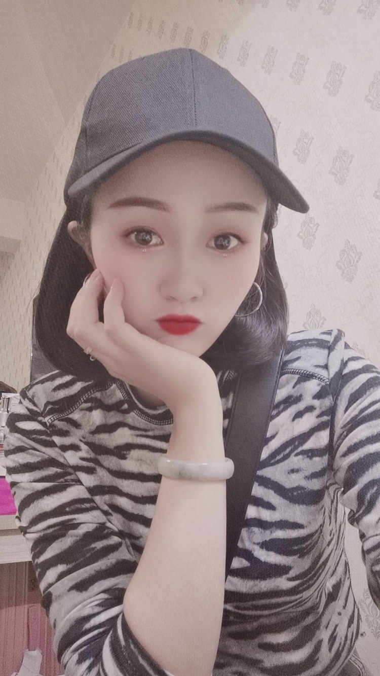 独瘾-江苏省·常州市·金坛区-抖音 美图秀秀 快手 ***-新人 想接买家秀 寄拍 网拍等 什么风格都可以 平时在生活中对穿搭也比较注重 因身体原因还在家待业中 所以时间比较充足 蹲商家(衣服 鞋子 袜子 首饰 护肤品等 所有女性周边都可以)