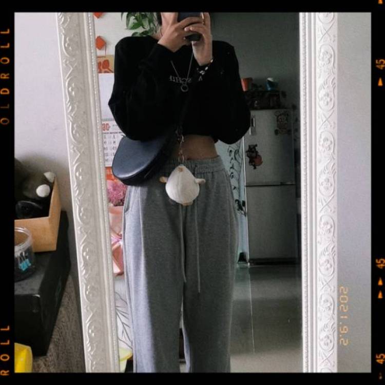 🐼-新疆维吾尔自治区·哈密市·伊州区--接寄拍,买家秀,165,98斤,可温柔,酷,可爱甜美,会拍照,批图,做视频