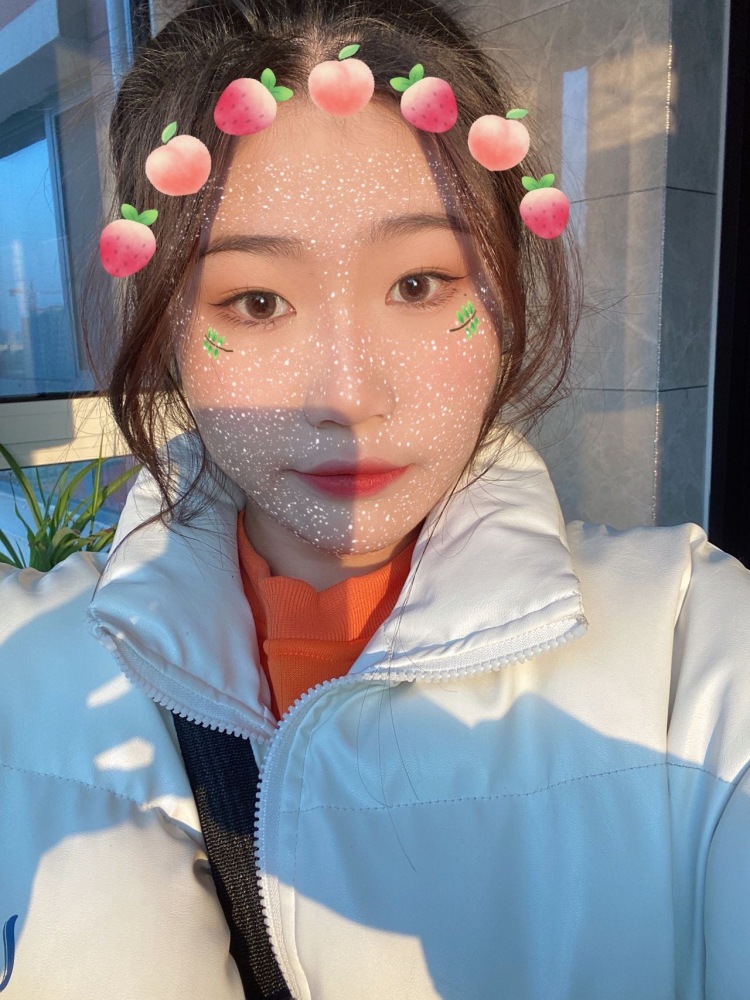 臣在-山东省·济宁市·汶上县-抖音 快手 ***-在学校学习过摄影 平时就比较喜欢拍照 批图 朋友有时会找我批图拍照  有时在家喜欢学习舞蹈 身高170体重56 谢谢 希望能合作愉快