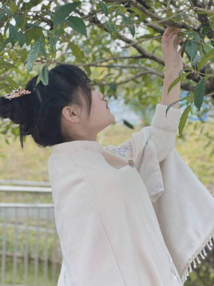 旺仔-四川省·巴中市·南江县-快手,***-舞蹈会一点点,钢琴也学过一点,绘画也学过一点点,在学高中生,一周出图,接一些买家秀,寄拍,p自己的照片还是很OK的。买家秀,送拍都可,找我的话慎重考虑哦,买不了吃亏买不了上当!