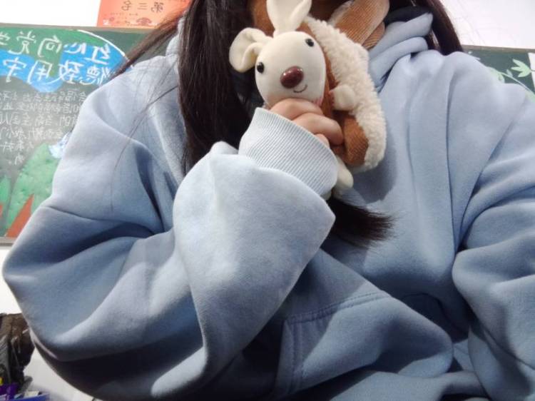 旺仔-四川省·巴中市·南江县-快手，***-舞蹈会一点点，钢琴也学过一点，绘画也学过一点点，在学高中生，一周出图，接一些买家秀，寄拍，p自己的照片还是很OK的。买家秀，送拍都可，找我的话慎重考虑哦，买不了吃亏买不了上当!