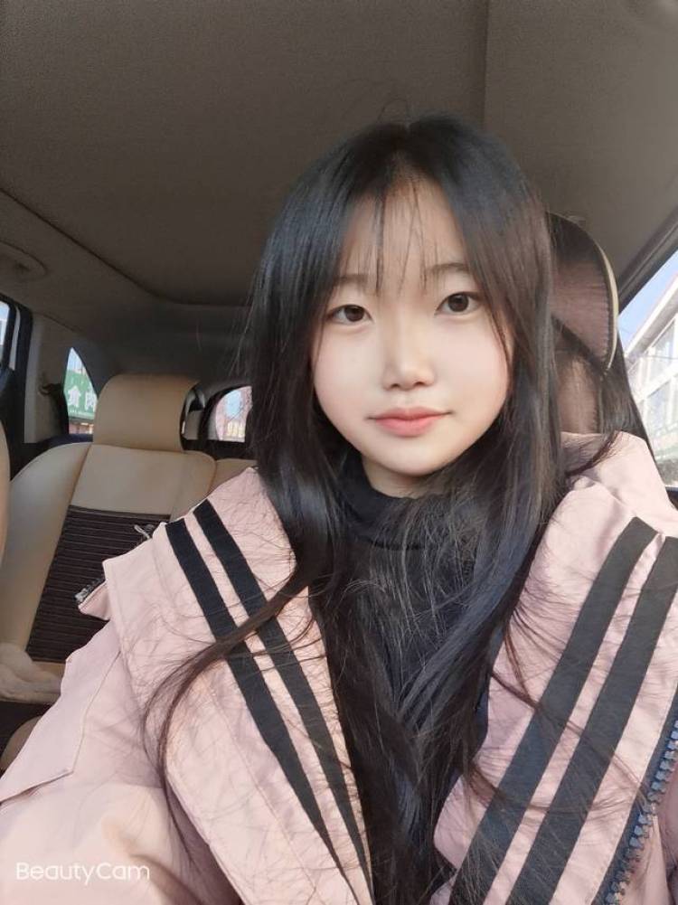 欣-内蒙古自治区·赤峰市·林西县--经常逛淘宝,pdd等网购APP,会画画和中国舞,平时也自己创作一些短视频,可以直播带货以及素人模特