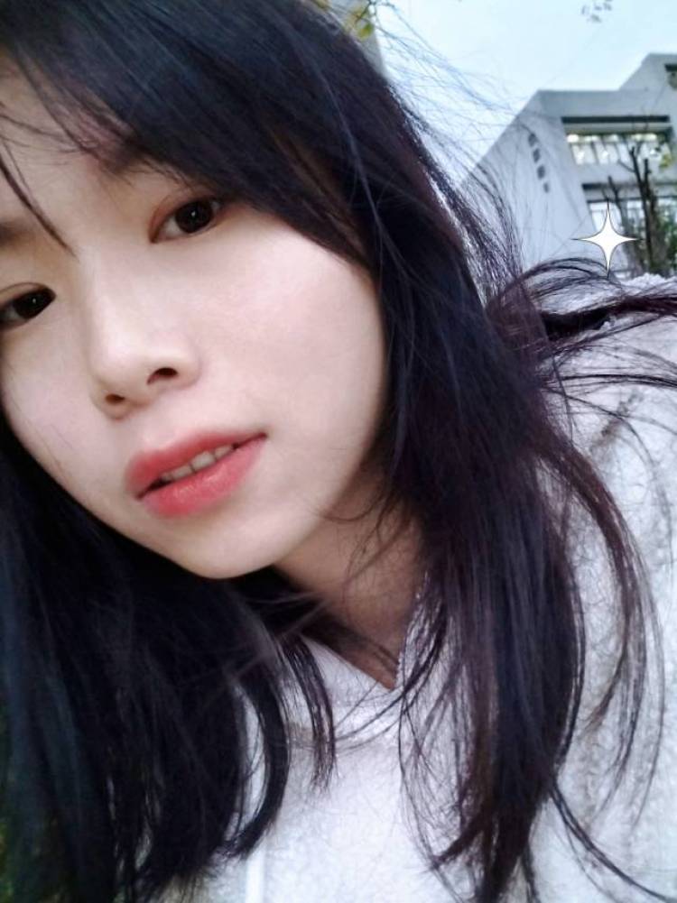 ~Zz~-云南省·昆明市·嵩明县-抖音,***-可接服装美妆买家秀单,爱自拍,爱摄影,穿衣搭配好看,有需要联系