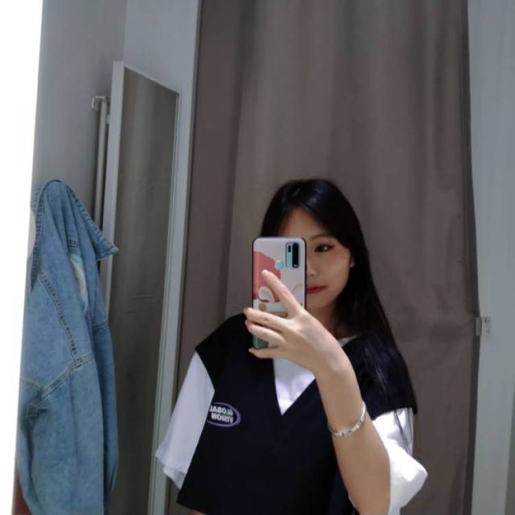 ~Zz~-云南省·昆明市·嵩明县-抖音,***-可接服装美妆买家秀单,爱自拍,爱摄影,穿衣搭配好看,有需要联系