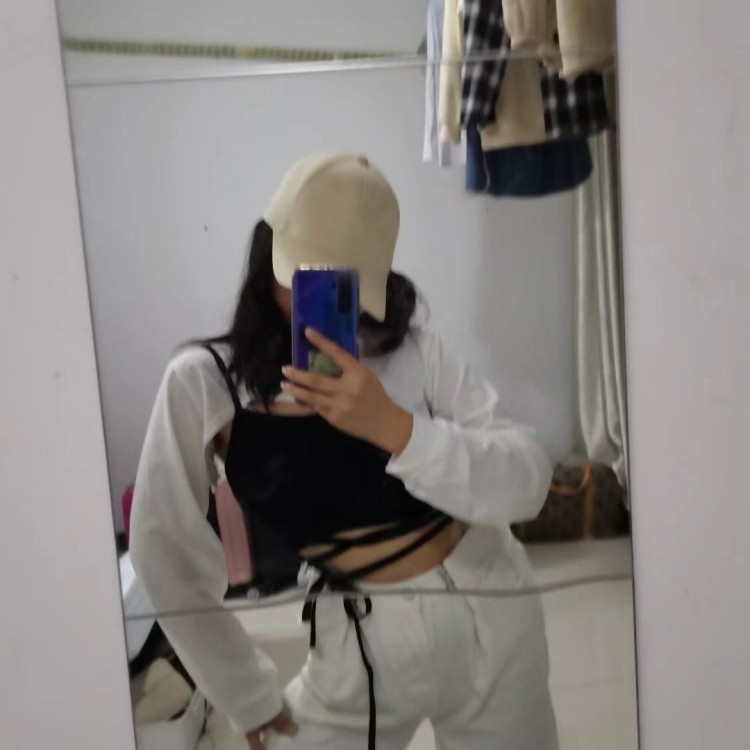霓霓¹-河南省·信阳市·浉河区--在校大学生,课余时间比较多,平时喜欢跳舞、拍照等,新人报道,多多关照