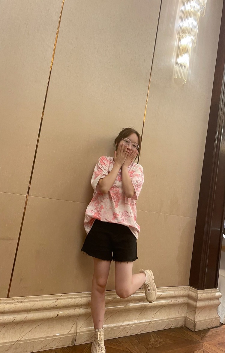 嘻嘻-湖北省·黄石市·黄石港区--爱拍照，会p图，出图快，会基础的剪辑视频，可接🍑宝，pdd，寄拍，送拍