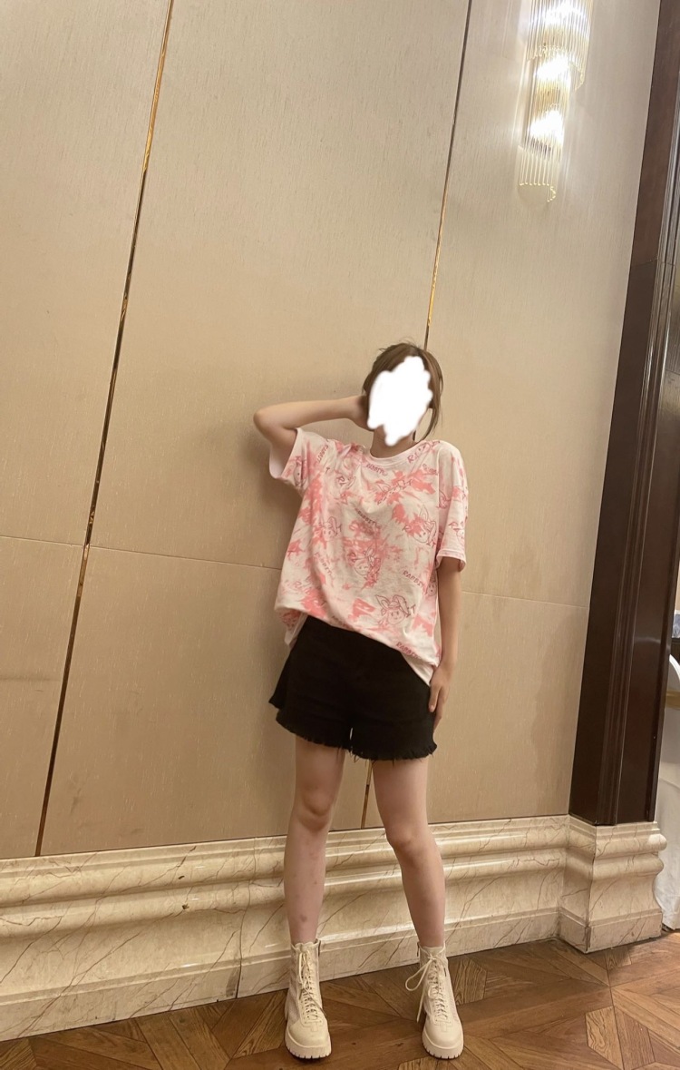 嘻嘻-湖北省·黄石市·黄石港区--爱拍照，会p图，出图快，会基础的剪辑视频，可接🍑宝，pdd，寄拍，送拍