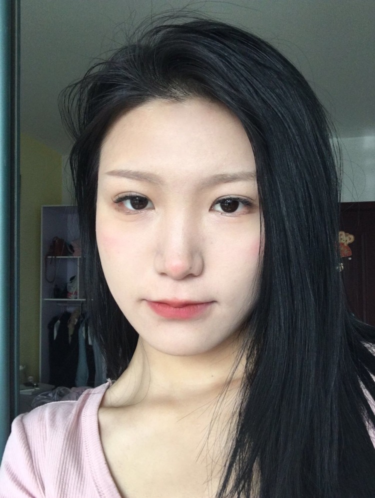 美羊羊公主-河南省·郑州市·金水区-快手-寄拍素人 有专业的摄影朋友 我学三年美术 对服装特别感兴趣 构图拍照修图也比较了解 想找个副业做 主拍上身服装或者物件。