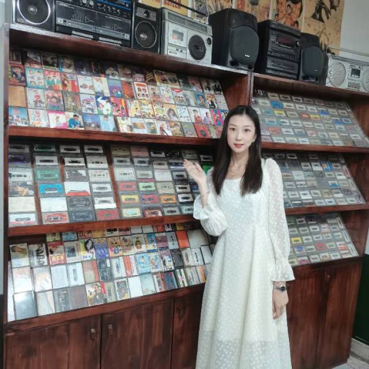 💕 亻九-陕西省·西安市·雁塔区--接寄拍买家秀，平时也喜欢买衣服，拍照，服饰配饰都可接，欢迎各位商家来合作