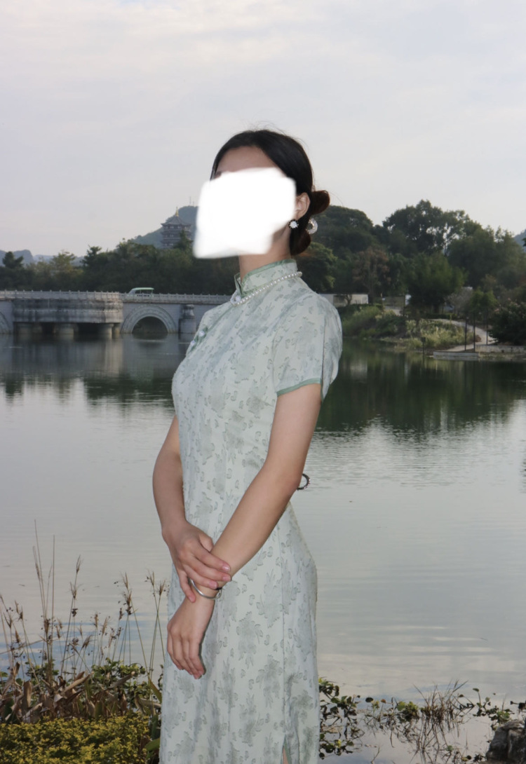 是Shmily.-广西壮族自治区·崇左市·江州区--哈喽,我是舒涵
是一名大二的学生
我平时喜欢拍照 出图快 不想露脸 可接受寄拍
身高163 体重86