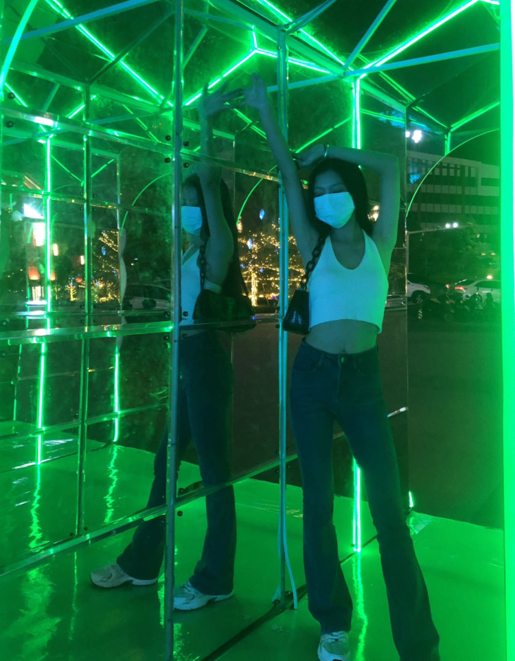 是Shmily.-广西壮族自治区·崇左市·江州区--哈喽，我是舒涵
是一名大二的学生
我平时喜欢拍照 出图快 不想露脸 可接受寄拍 
身高163 体重86