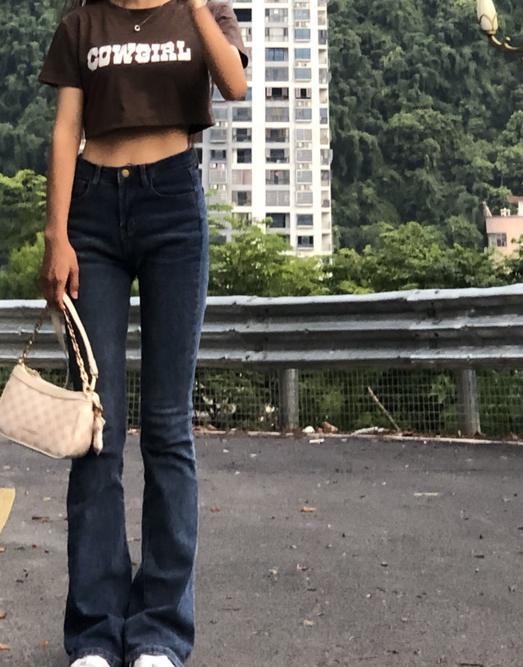 是Shmily.-广西壮族自治区·崇左市·江州区--哈喽,我是舒涵
是一名大二的学生
我平时喜欢拍照 出图快 不想露脸 可接受寄拍
身高163 体重86
