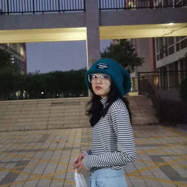 嘉怡🌸-广东省·惠州市·博罗县-抖音，微博，***-我的兴趣爱好就是喜欢打扮拍照记录生活，平日了会经常记录自己的生活，同时很有仪式感，有一定的拍摄能力。希望可以做寄拍模特，只要及格合理都可接。